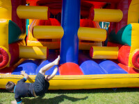 Copil de trei ani, mort, în timp ce sărea pe o trambulină. Greșeala care i-a fost fatală