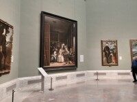 Cum poți să te plimbi în papuci și pijama prin muzeele Prado sau Luvru