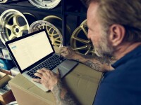 (P) De ce să alegi piese auto online?