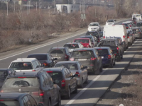 Cozi kilometrice la intrarea în București. Polițiștii verifică declarațiile pe proprie răspundere