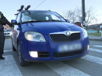 Un bărbat din Tulcea, care era în stare de ebrietate, a intrat într-o mașină care circula regulamentar