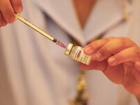 Thailanda a reluat vaccinările anti-Covid cu AstraZeneca. Premierul a primit prima doză