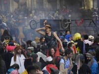 Carnaval neautorizat cu 6.500 de oameni, în Marsilia - 7