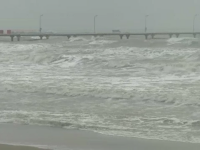 Furtună puternică la malul mării. Autorităţile au decis să suspende manevrele în Portul Constanța
