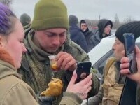 soldat rus hranit cu ceai