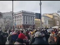 VIDEO Manifestaţii împotriva războiului în zeci de oraşe din Rusia. Cel puţin 1000 de protestatari au fost arestaţi
