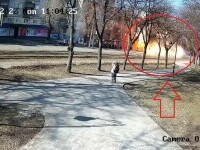 VIDEO. Momentul în care o bombă aruncă în aer un autobuz care se afla chiar în Kiev