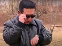 VIDEO.Cel mai nou clip de propagandă din Coreea de Nord. Kim Jong-un, cu geacă de piele și ochelari de soare, ca în „Top Gun”