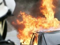 mașină în flăcări