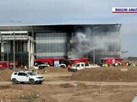 Incendiu la o hală a aeroportului din Craiova, unde au ars materiale de construcţie