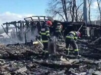 Incendiu la o fabrică de cherestea în Bacău. Pompierii au avut o intervenție dificilă