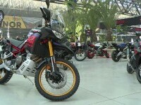 Tot mai mulți români renunță la mașini pentru motociclete. Cele până în 125 cc pot fi conduse și cu permis categoria B