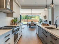 (P) Pardoseli rezistente la apă: Ce opțiuni ai pentru bucătărie și baie