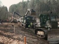 Trei din cei patru soldaţi americani căzuți în mlaștină au fost găsiţi morți. Ultimul este căutat în continuare