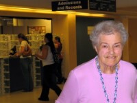 Bunicuta cu diploma: la 92 de ani a absolvit facultatea!