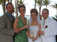 IMPRESIONANT! Isi creste copilul fara sa-si foloseasca mainile