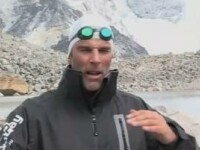 Omul urs polar: a inotat 1 km intr-un lac glaciar