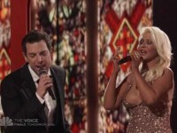 Niciun barbat nu a mai auzit-o cantand. Christina Aguilera a oferit o priveliste AMPLA in decolteu