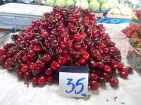 Cum au devenit ciresele un lux. Un kilogram costa chiar si 40 de lei in pietele din Timisoara