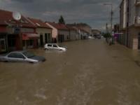Alerta in Balcani dupa inundatiile devastatoare. Primele cazuri de epidemii au aparut deja in centrul Bosniei