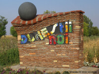 Satul din Romania care vrea Aqua Park, premiu la Eurovision si investitori chinezi. Ce a facut primarul cu banii europeni