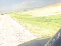 VIDEO. Momentul in care un vanator de tornade este lovit de fulger. Barbatul a trait sa-si spuna povestea
