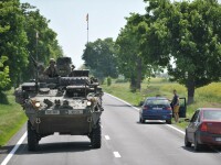 Marsul Cavaleriei - vehicule militare americane merg de la M. Kogalniceanu la Cincu