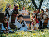 copii in costume populare romanesti