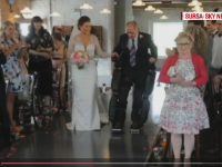 Momentul extrem de emotionant de la o nunta din Marea Britanie. Cum a reusit un tata paralizat sa isi conduca fiica la altar