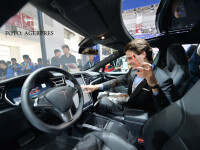 Tesla prezentata la salonul auto de la beijing