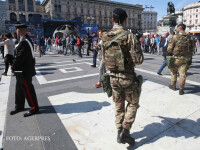 soldati italieni patruleaza in milano inainte de meciul Real Atletico Madrid