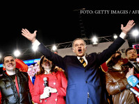 Mircea Geoana celebreaza victoria in alegeri in 2009