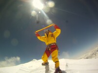 Alpinistul Horia Colibasanu a urcat pe Everest fara oxigen suplimentar si fara serpasi. 