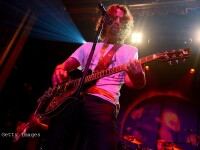 Vaduva lui Chris Cornell crede ca un medicament l-a determinat pe rocker sa se sinucida. Unde a fost gasit artistul
