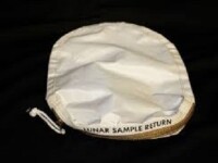 Un sac utilizat in misiunea lunara Apollo 11 este scos la licitatie. Valoarea uriasa la care a fost estimat
