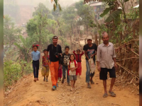 Trei scoli construite in Nepalul devastat de cutremure cu banii dintr-o campanie sustinuta de alpinistul Alex Gavan