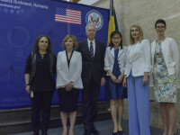 Ambasadorul SUA Hans Klemm si premiul 5 femei curajoase