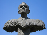 statuia lui Corneliu Coposu
