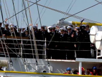 Nava care a părăsit portul militar Constanța pentru un marș istoric. „E grea despărţirea”