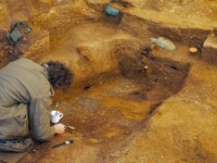 Mormânt antic regal a fost descoperit între o cârciumă și un supermarket - 2