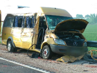 Accident grav în Ungaria. Un microbuz românesc s-a lovit frontal cu un camion