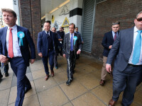 Liderul Partidului pentru Brexit, Nigel Farage, atacat cu milkshake