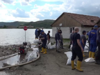 Terenuri agricole distruse și case inundate, în Mureș