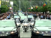 Papa în România. Reacția românilor când l-au întâlnit pe drum prin Capitală