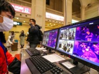 (P) Instituțiile și companiile aleg să instaleze termoscannere pentru detectarea temperaturii umane