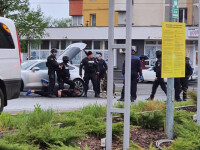 Bătaie între 2 clanuri din Baia Mare, cu săbii și cuțite, în fața unui supermarket