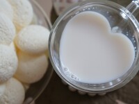 Laptele, singurul produs de origine animală care nu îmbătrânește și nu îmbolnăvește. 7 beneficii pentru sănătate
