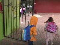 Momente emoționante în școlile din România. Cum au reacționat elevii în prima zi de cursuri