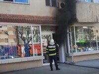 Incendiu în centrul orașului Târgoviște. Un magazin a luat foc