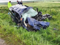FOTO și VIDEO. Accident grav în județul Brașov, între o mașină și un TIR. Patru persoane au murit - 2